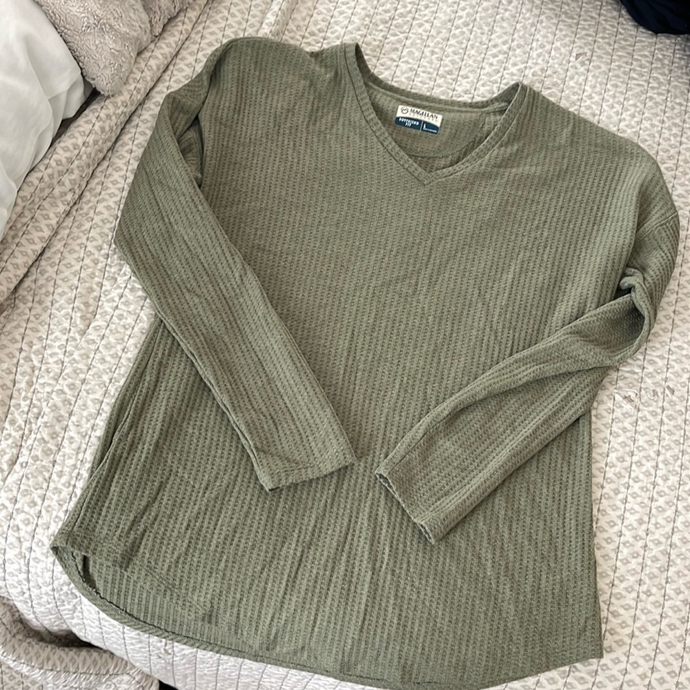 Long sleeve Magellan shirt